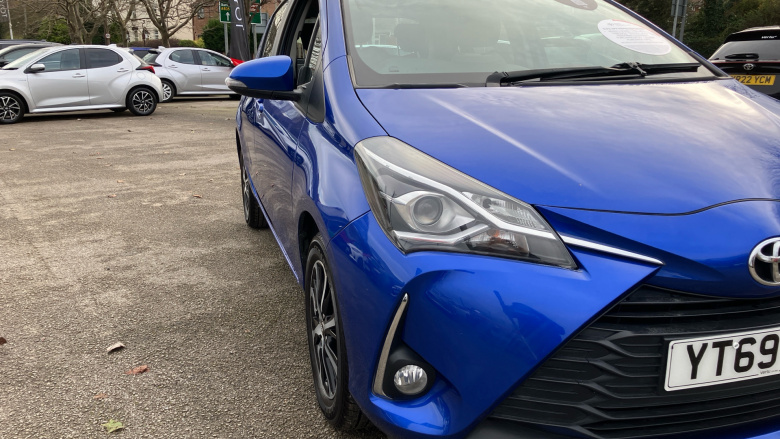 Toyota Yaris 1.5 VVT-i Icon Tech 5dr Petrol Hatchback